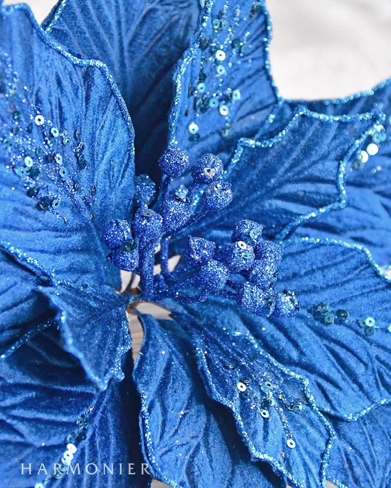 超豪華！ベルベットポインセチアとロイヤルブルーローズのクリスマスリース