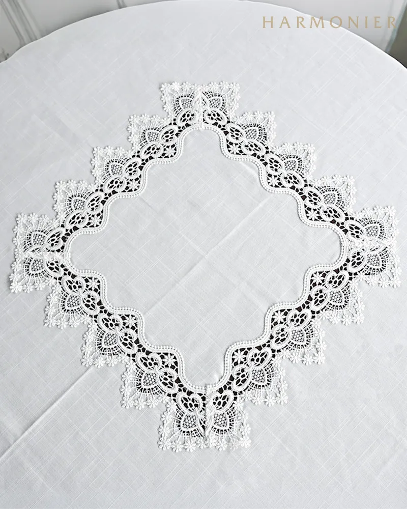 エレガンステーブルクロス/ホワイト150x150cm | 輸入雑貨の通販