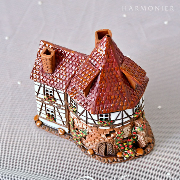 リトアニア製キャンドルハウス/木骨造り 円形の家（R）