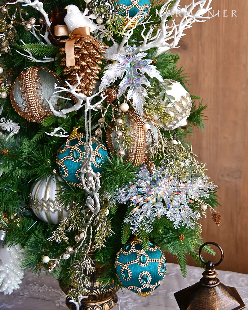 入荷最新情報】存在感あるおしゃれなオーナメントやツリー装飾が