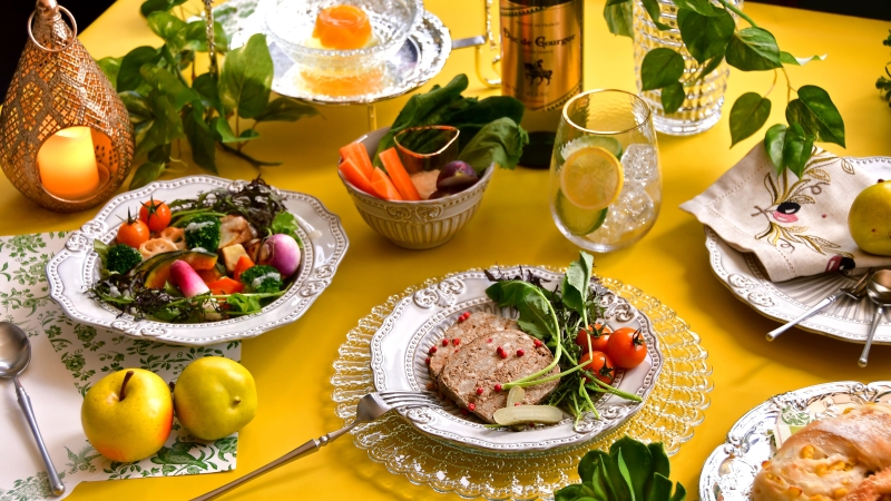 ガラス食器を使った夏のお料理の素敵な盛り付け | 輸入雑貨の通販