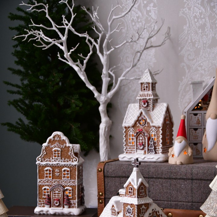 【バイヤー記事】北欧インテリアや北欧家具に合うクリスマスツリーとは？