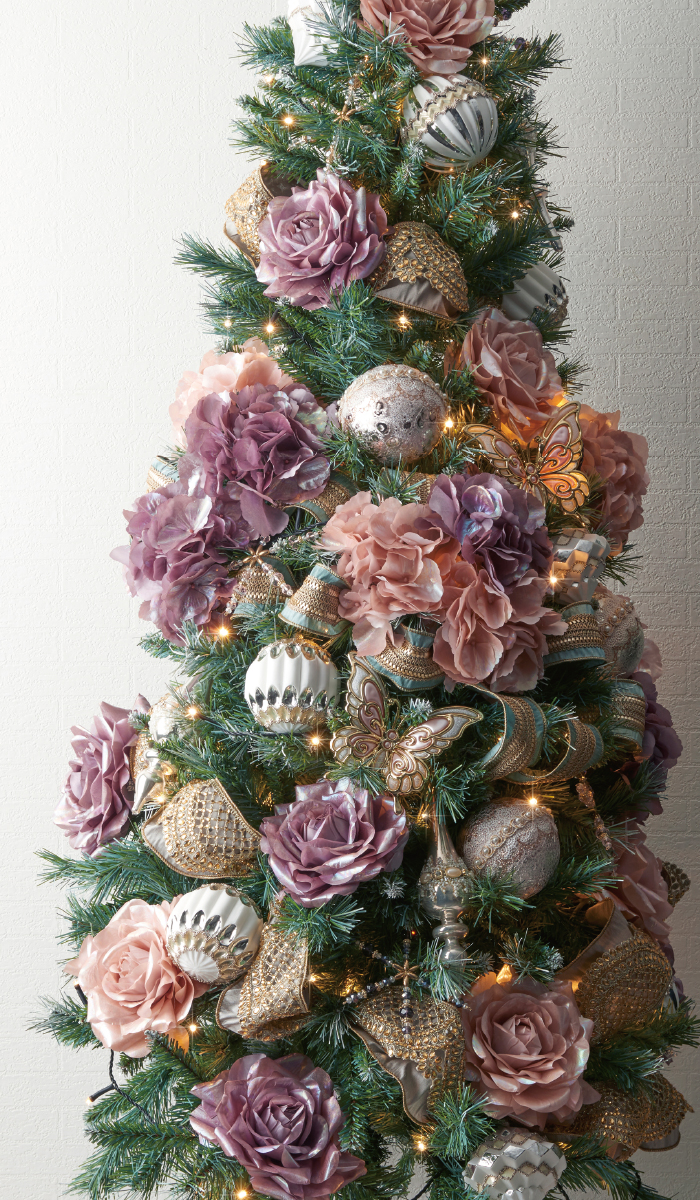 【オーナメントの選び方】人気のピンク色を使ったクリスマスツリーの装飾